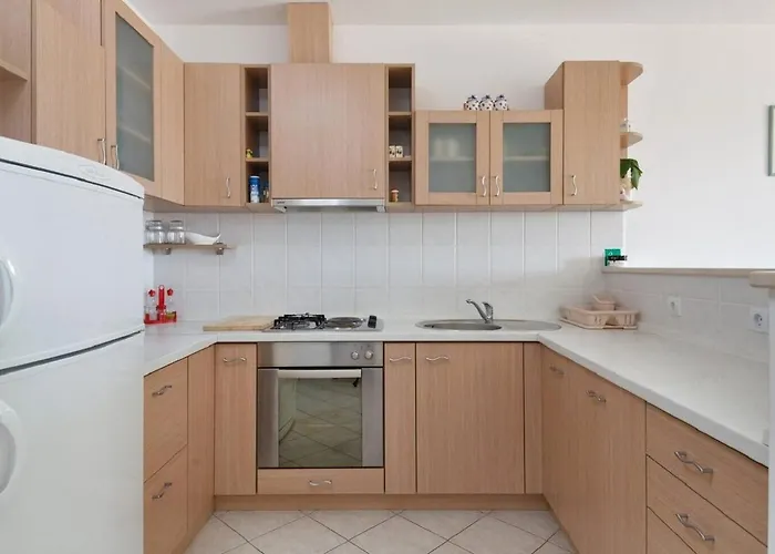 Ljilja Apartament *
