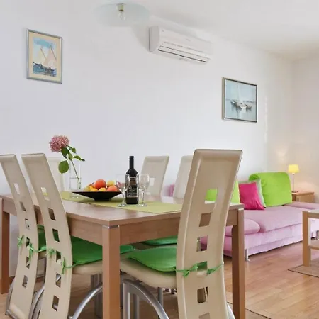 Ljilja Апартаменти *